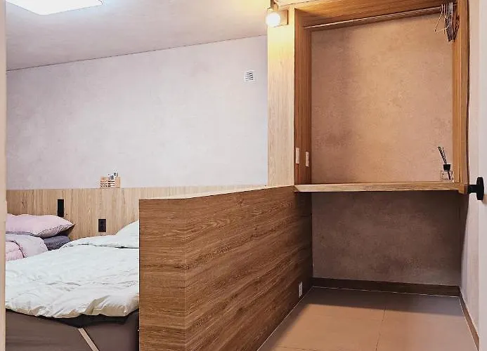 Apartment Near Lotte World! Best-rated Close To Seongsu, Gangnam, And Asan Medical Center Seoul