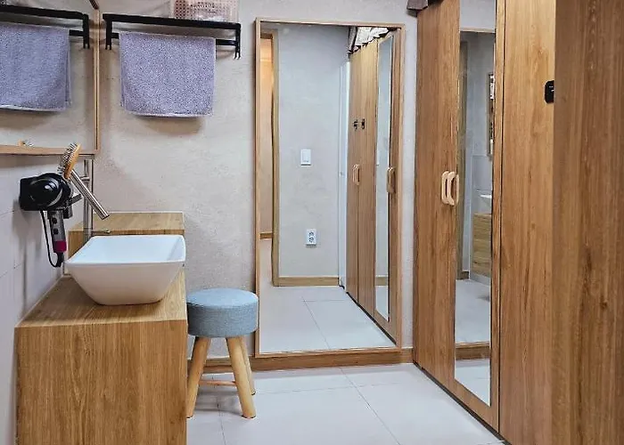 Near Lotte World! Best-rated Close To Seongsu, Gangnam, And Asan Medical Center * Seoul