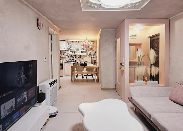 Apartment Near Lotte World! Best-rated Close To Seongsu, Gangnam, And Asan Medical Center Seoul