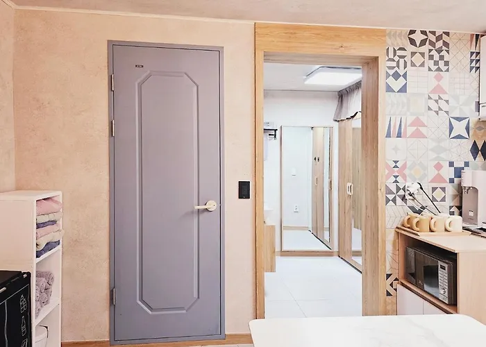 Near Lotte World! Best-rated Close To Seongsu, Gangnam, And Asan Medical Center Apartment *