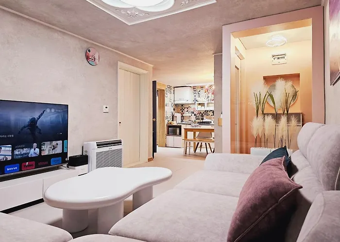 Near Lotte World! Best-rated Close To Seongsu, Gangnam, And Asan Medical Center Apartment
