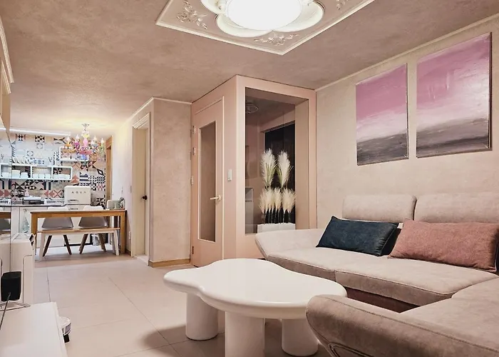 Near Lotte World! Best-rated Close To Seongsu, Gangnam, And Asan Medical Center Seoul