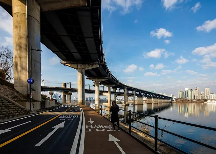 Apartment Near Lotte World! Best-rated Close To Seongsu, Gangnam, And Asan Medical Center *