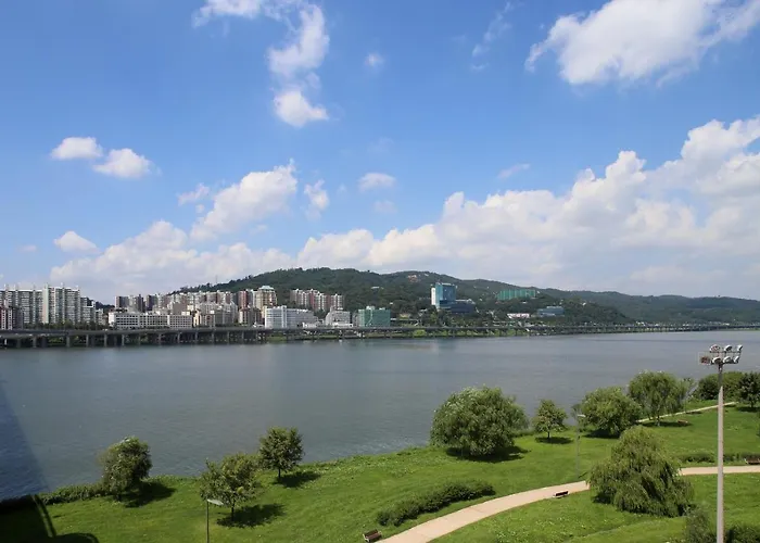Near Lotte World! Best-rated Close To Seongsu, Gangnam, And Asan Medical Center Seoul