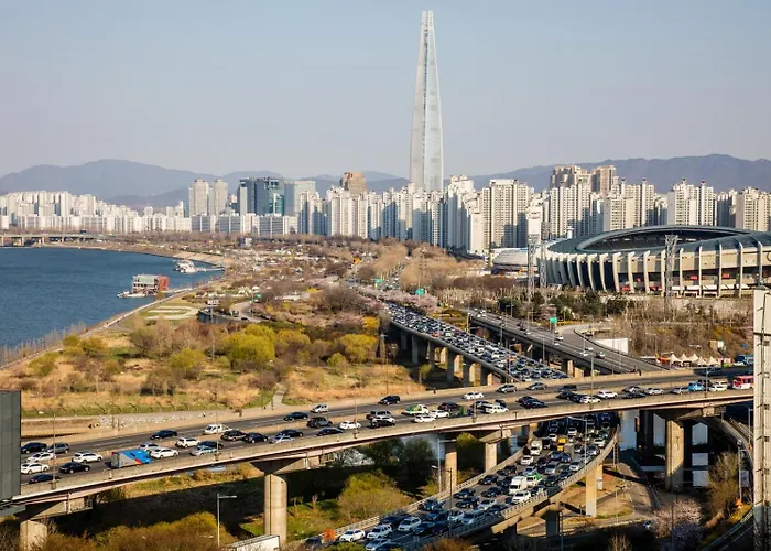 Near Lotte World! Best-rated Close To Seongsu, Gangnam, And Asan Medical Center Apartment